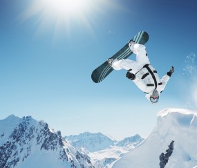 开云平台-战术碾压与孤胆英雄，当篮网体系遇上欧冠杀神