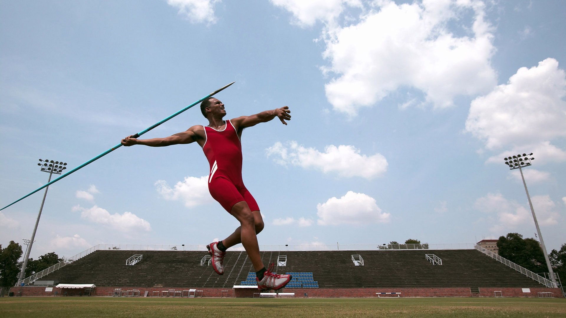 西甲国家德比之夜，阿圭罗，那个掌控节奏的幽灵